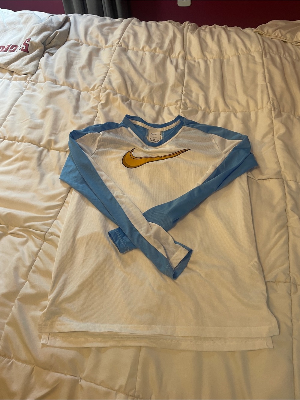 Nike White Long-Sleeve Raglan Tee with Light Blue Sleeves and Gold Swoosh XL